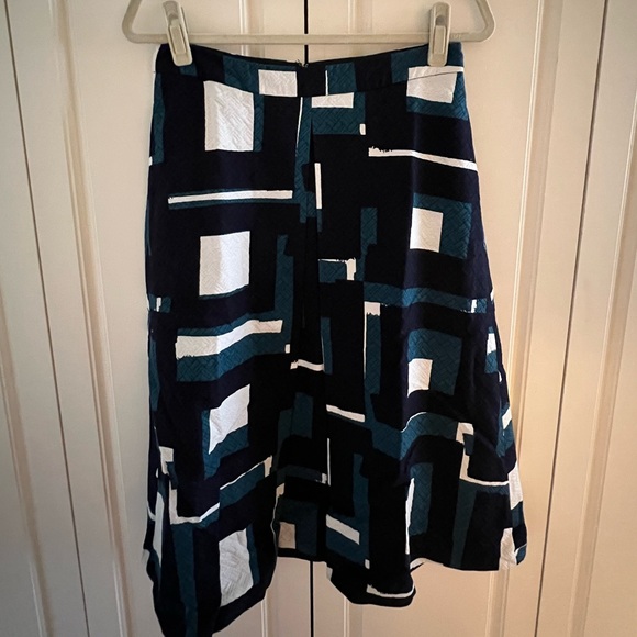 Women’s Banana Republic High Waisted Geometric Midi Skirt, Size 6 - Picture 8 of 15